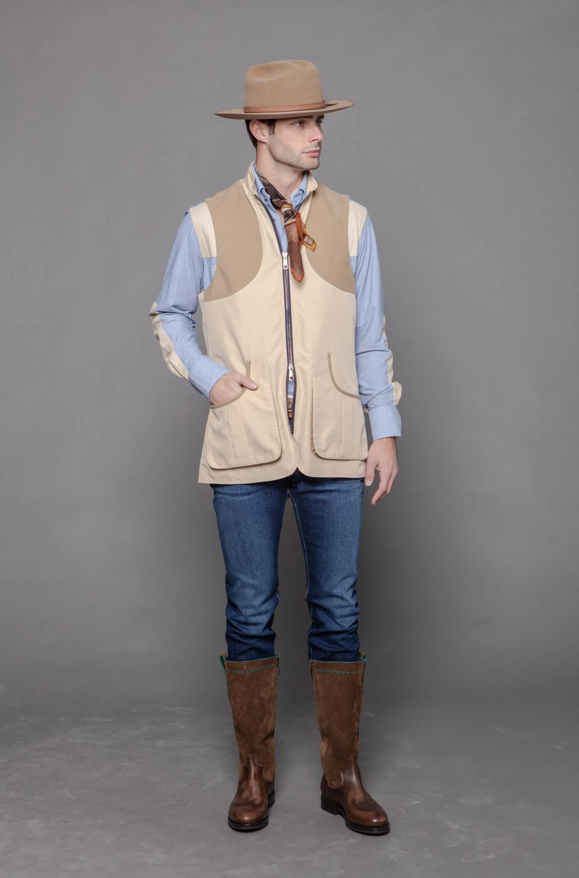 Banks Field Vest in Tan Nylon,Men