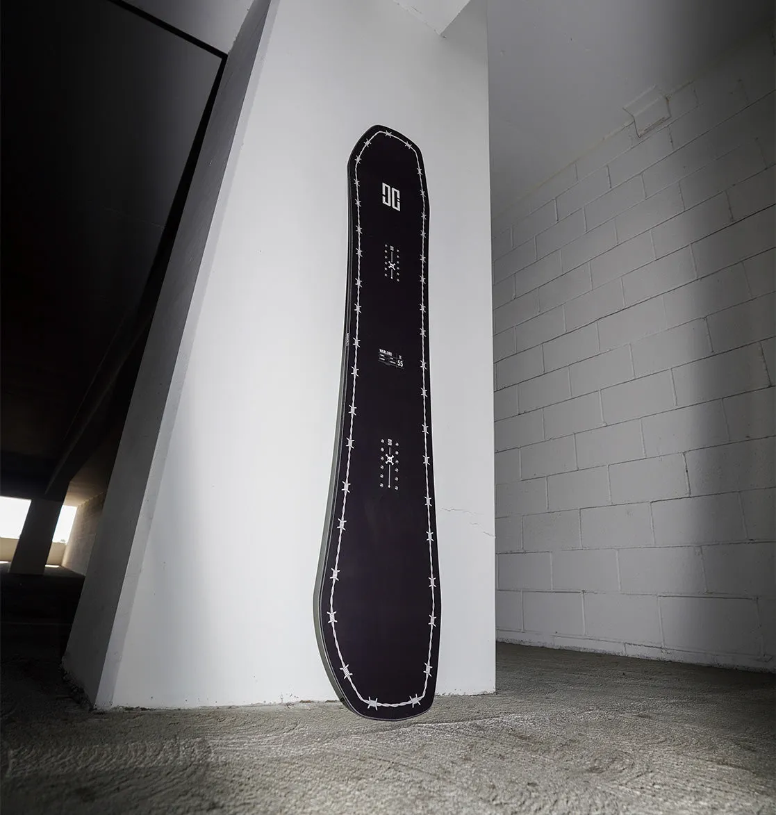 DC Warlord Snowboard | True Twin | Camber,Boots