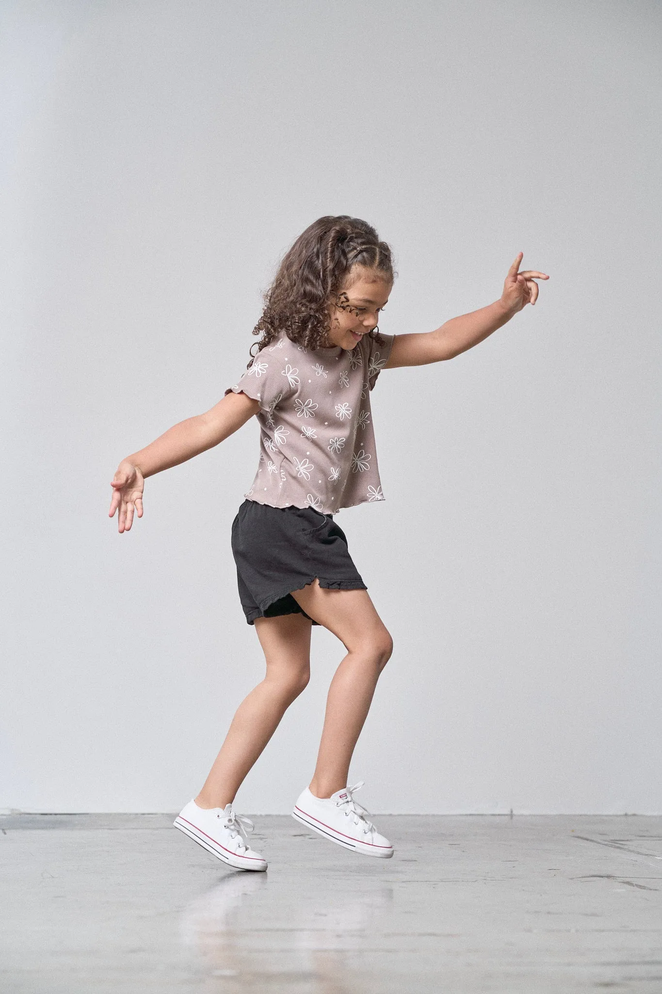 Floral Ribbed Lettuce Trim Tee - Mushroom,Kids