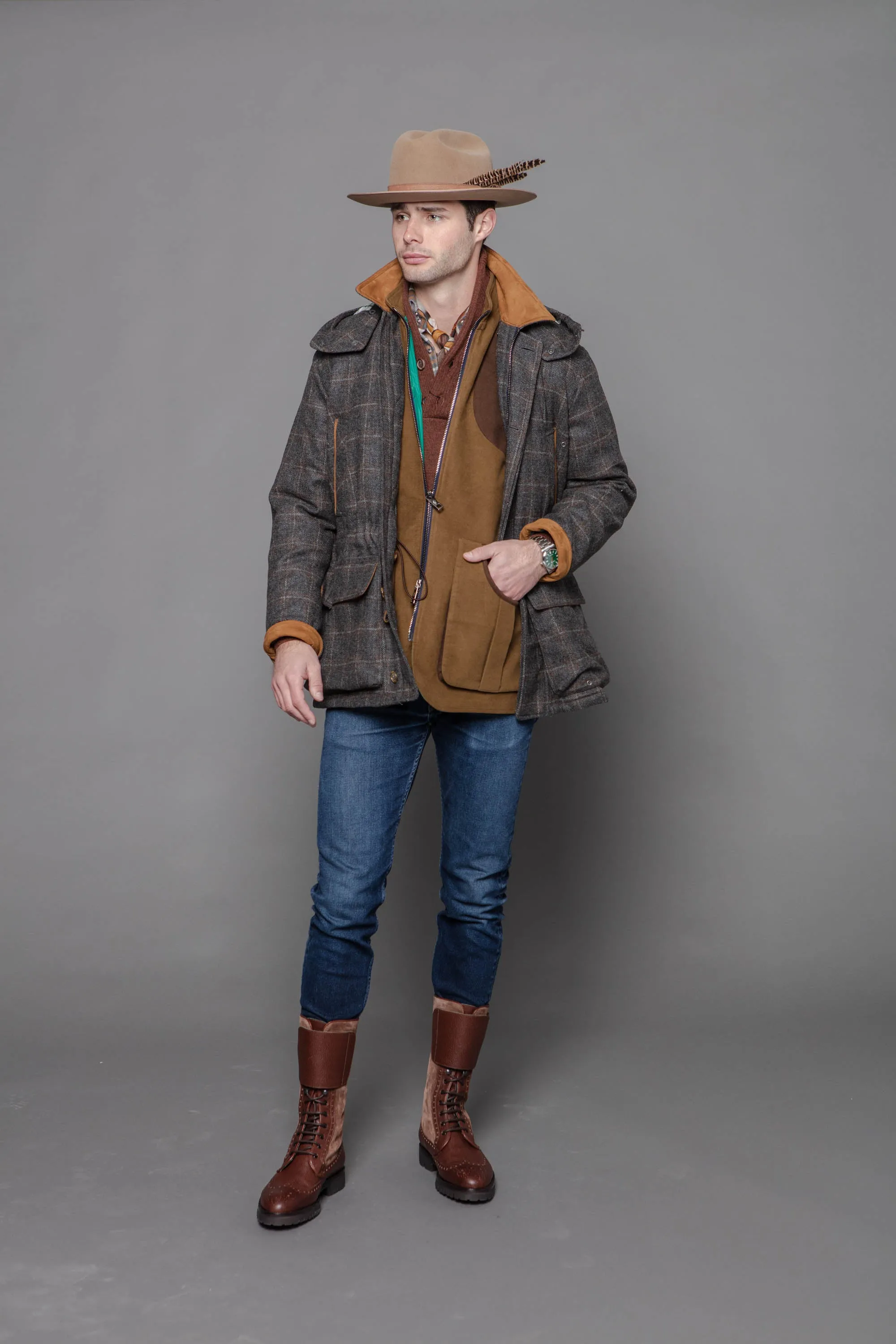 Moleskin Banks Field Vest in Rust,Men